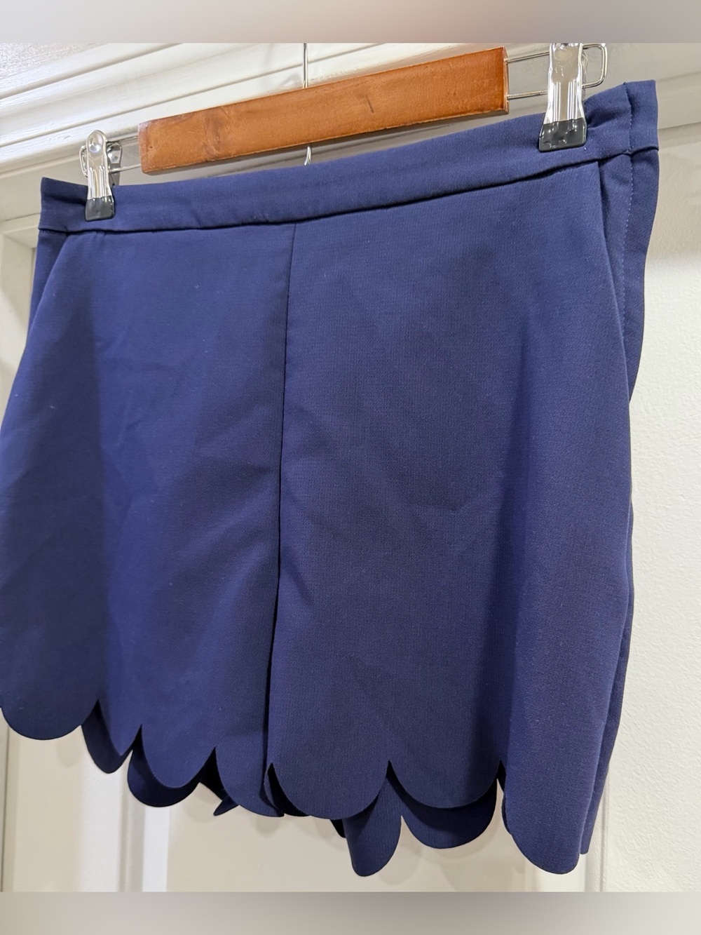 H&M Navy Scalloped Side Zip Shorts Size 8 - Picture 6 of 12